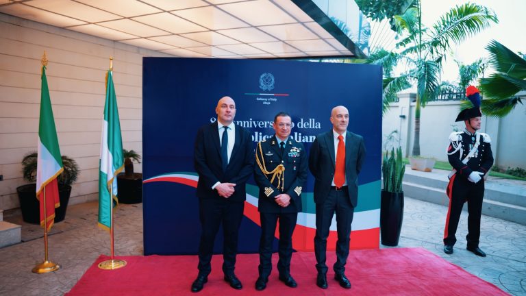Foto degli ospiti italiani, nigeriani e della comunità internazionale presenti alla celebrazione dell'ottantesima Festa della Repubblica Italiana a Abuja il 2 Giugno 2026, organizzato dall'Ambasciata d'Italia.