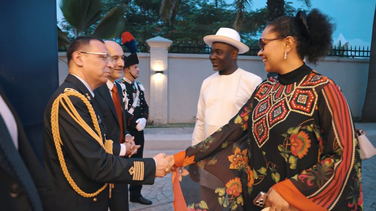 Foto degli ospiti italiani, nigeriani e della comunità internazionale presenti alla celebrazione dell'ottantesima Festa della Repubblica Italiana a Abuja il 2 Giugno 2026, organizzato dall'Ambasciata d'Italia.