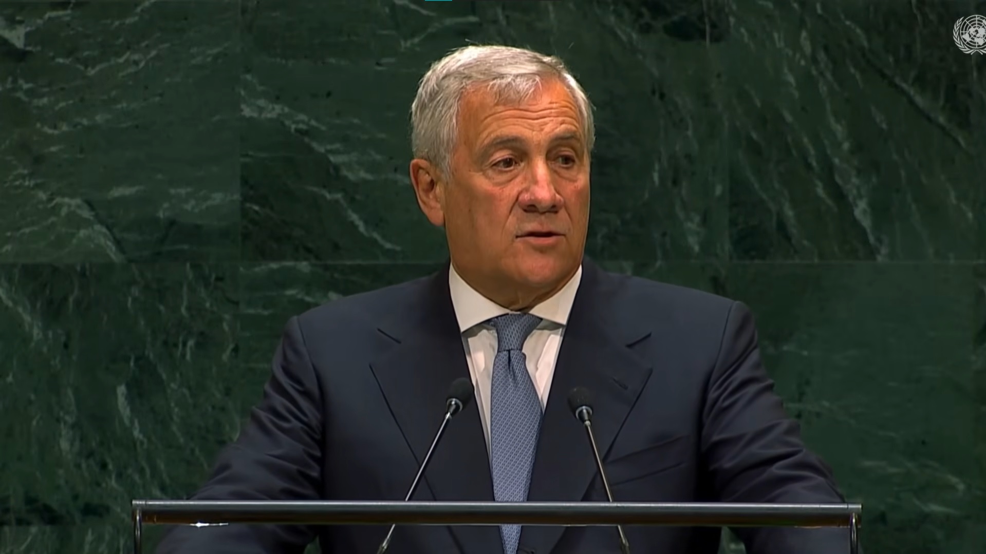 Antonio Tajani durante il discorso all'Assemblea Generale delle Nazioni Unite, con un appello alla diplomazia e alla cooperazione internazionale.